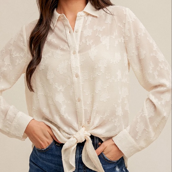Tops - Elegant Cream Button-Up Blouse